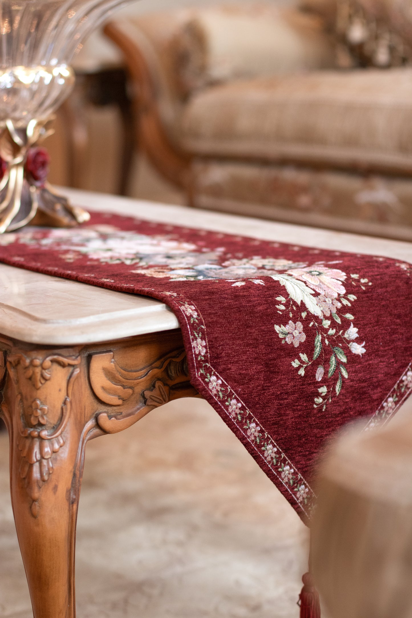 Classic Roses Runner