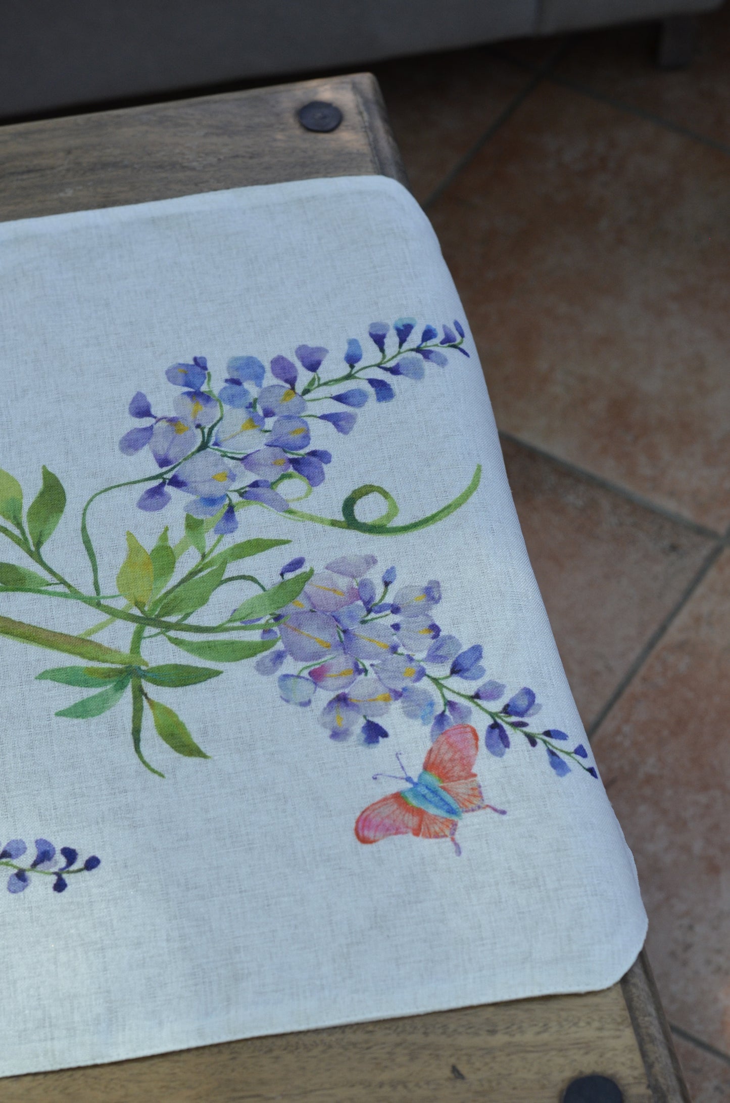 Wisteria Haven Runner