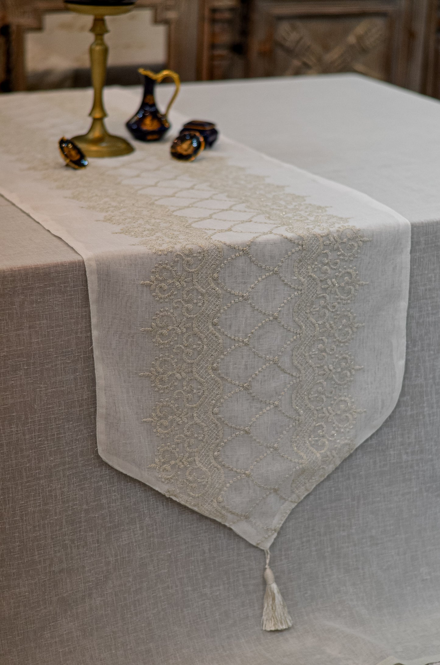 Regal Lace