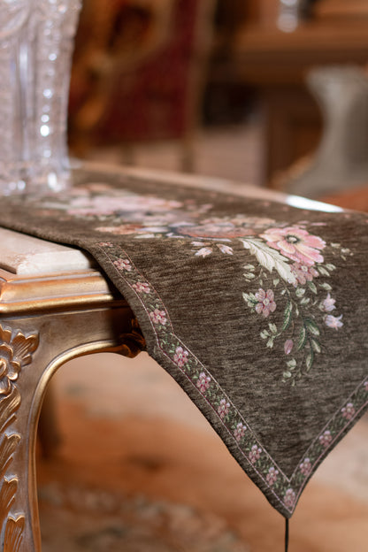Classic Roses Runner