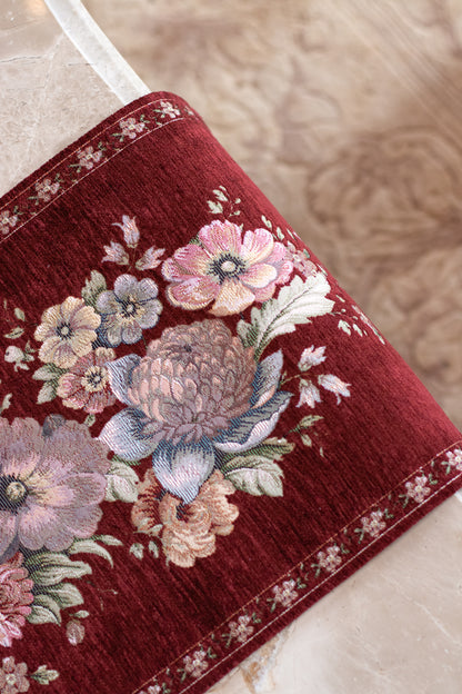 Classic Roses Runner