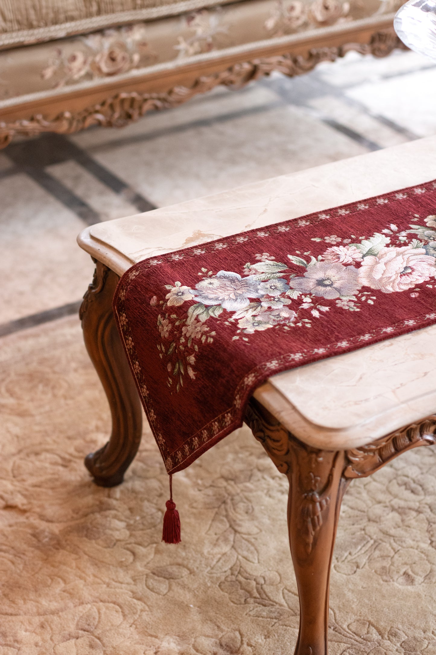 Classic Roses Runner