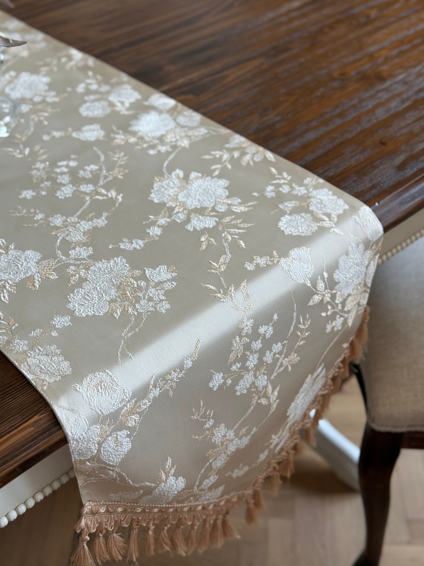 Golden Roses Runner