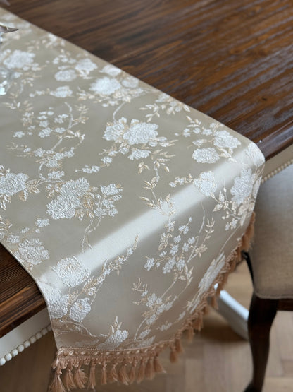 Golden Roses Runner