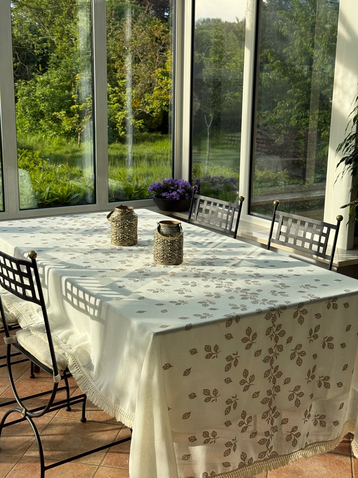 Linen Vines