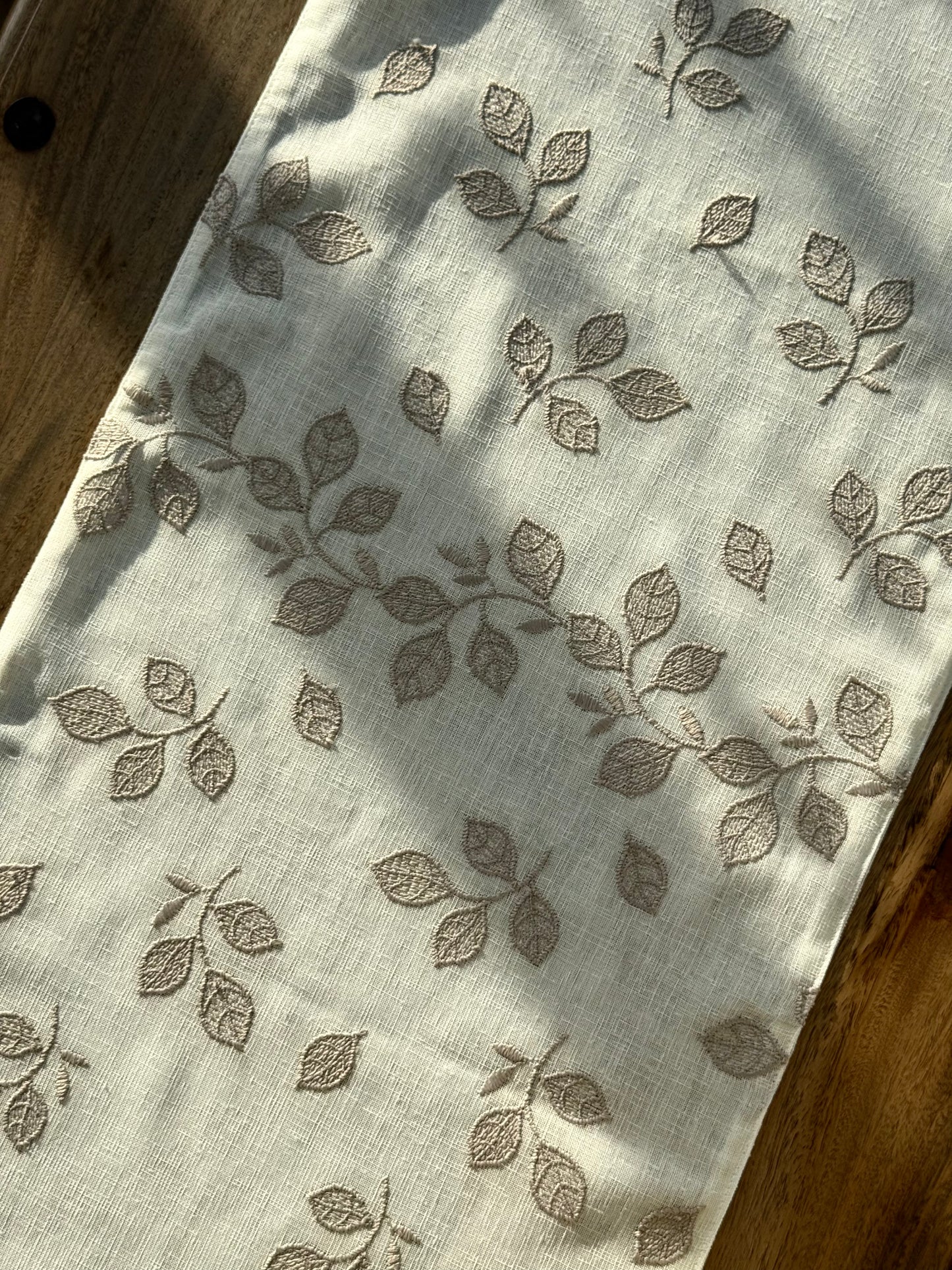 Linen Vines Runner