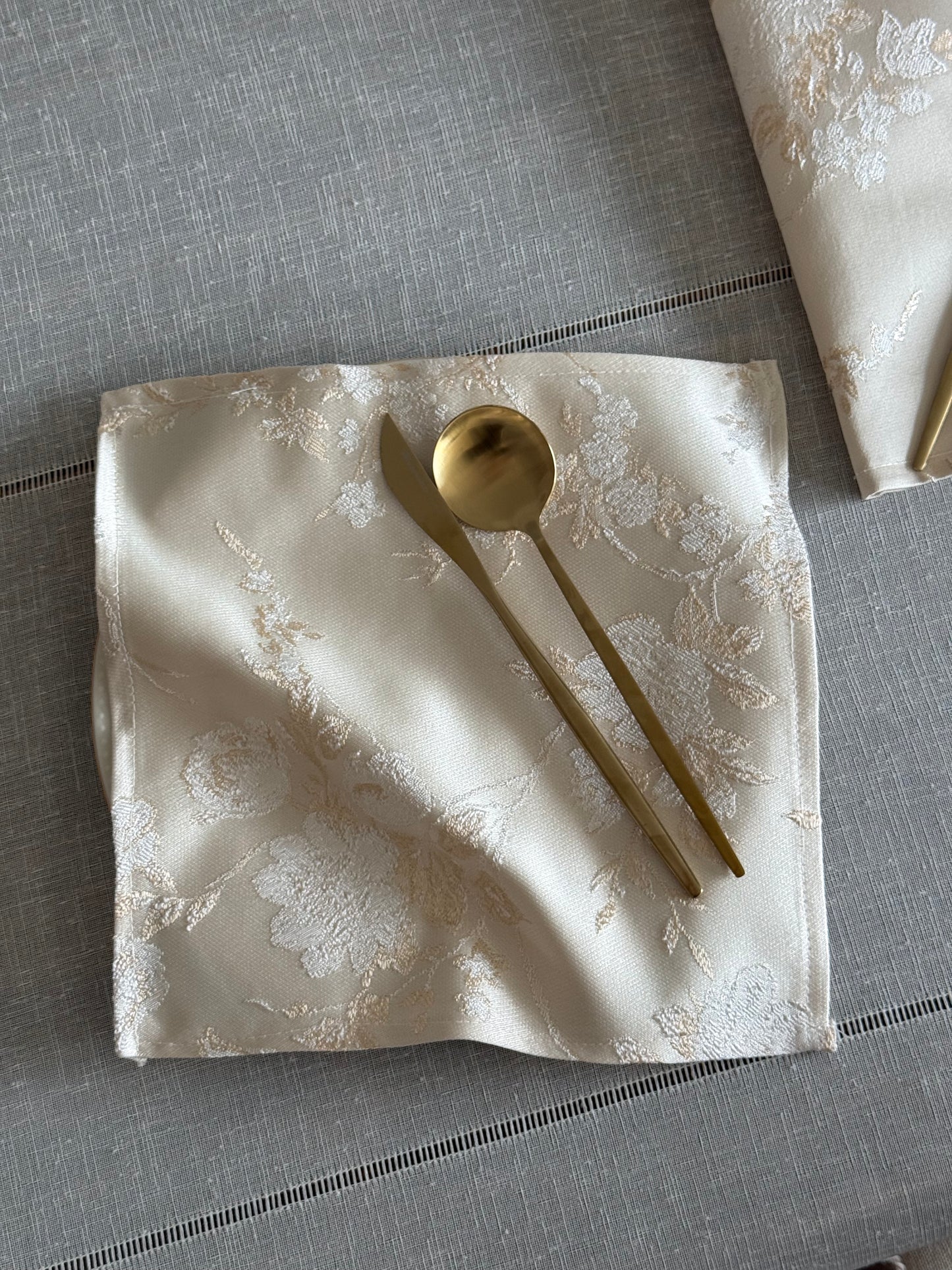 Golden Roses Napkin