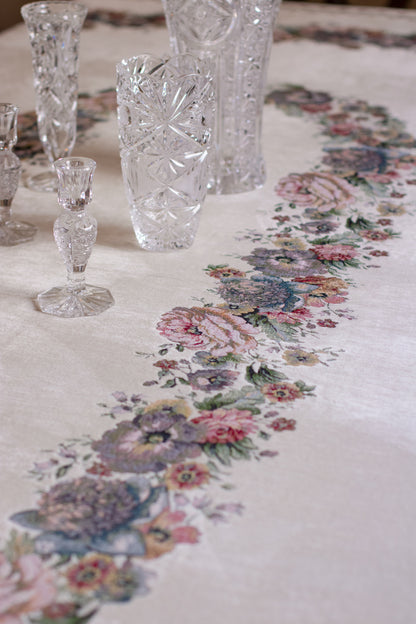 Classic Roses dining tablecloth