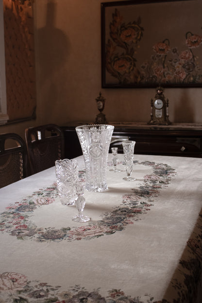 Classic Roses dining tablecloth