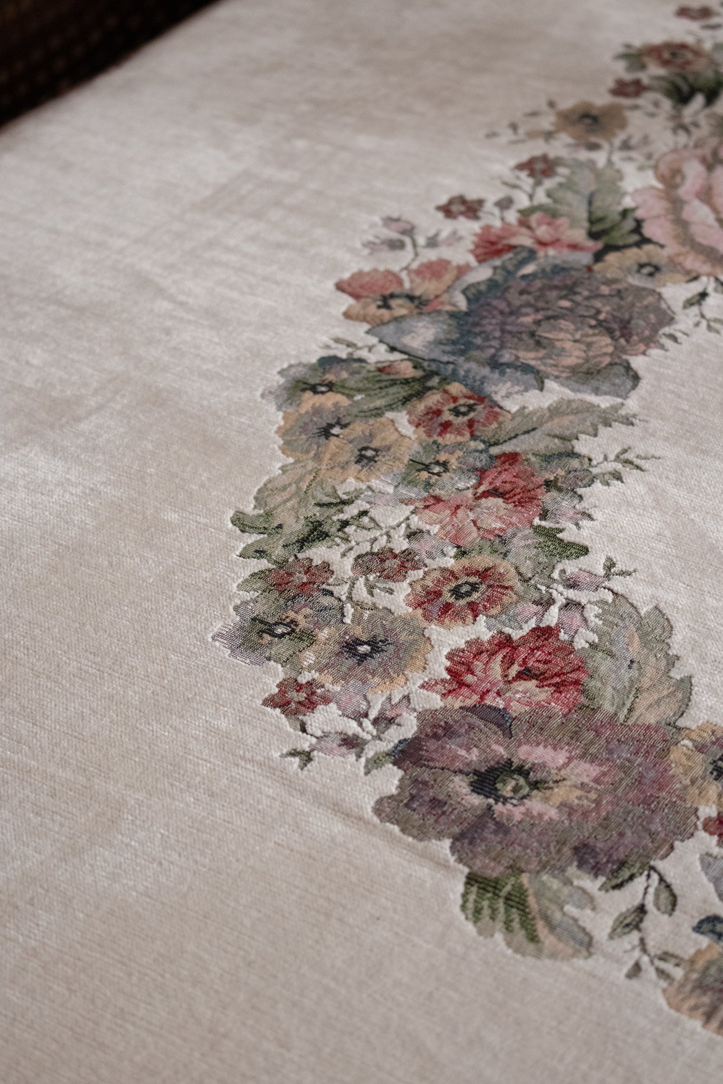 Classic Roses dining tablecloth