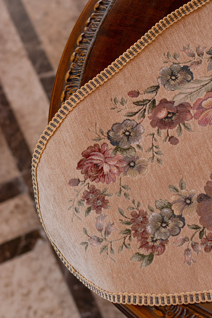 Classic Roses oval Runner