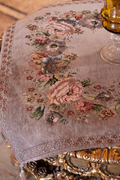 Classic Roses tablecloth