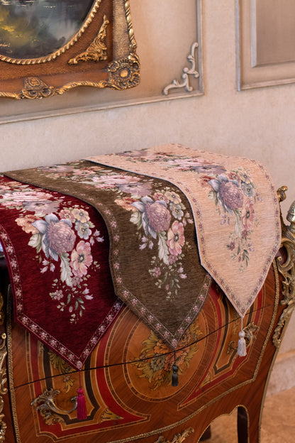 Classic Roses Runner
