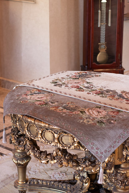 Classic Roses tablecloth