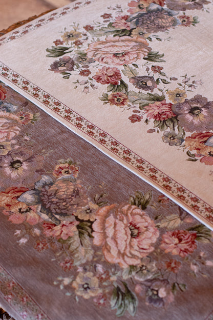 Classic Roses tablecloth
