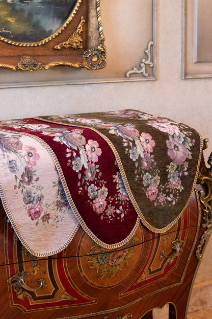 Classic Roses oval Runner