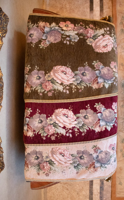 Classic Roses oval Runner